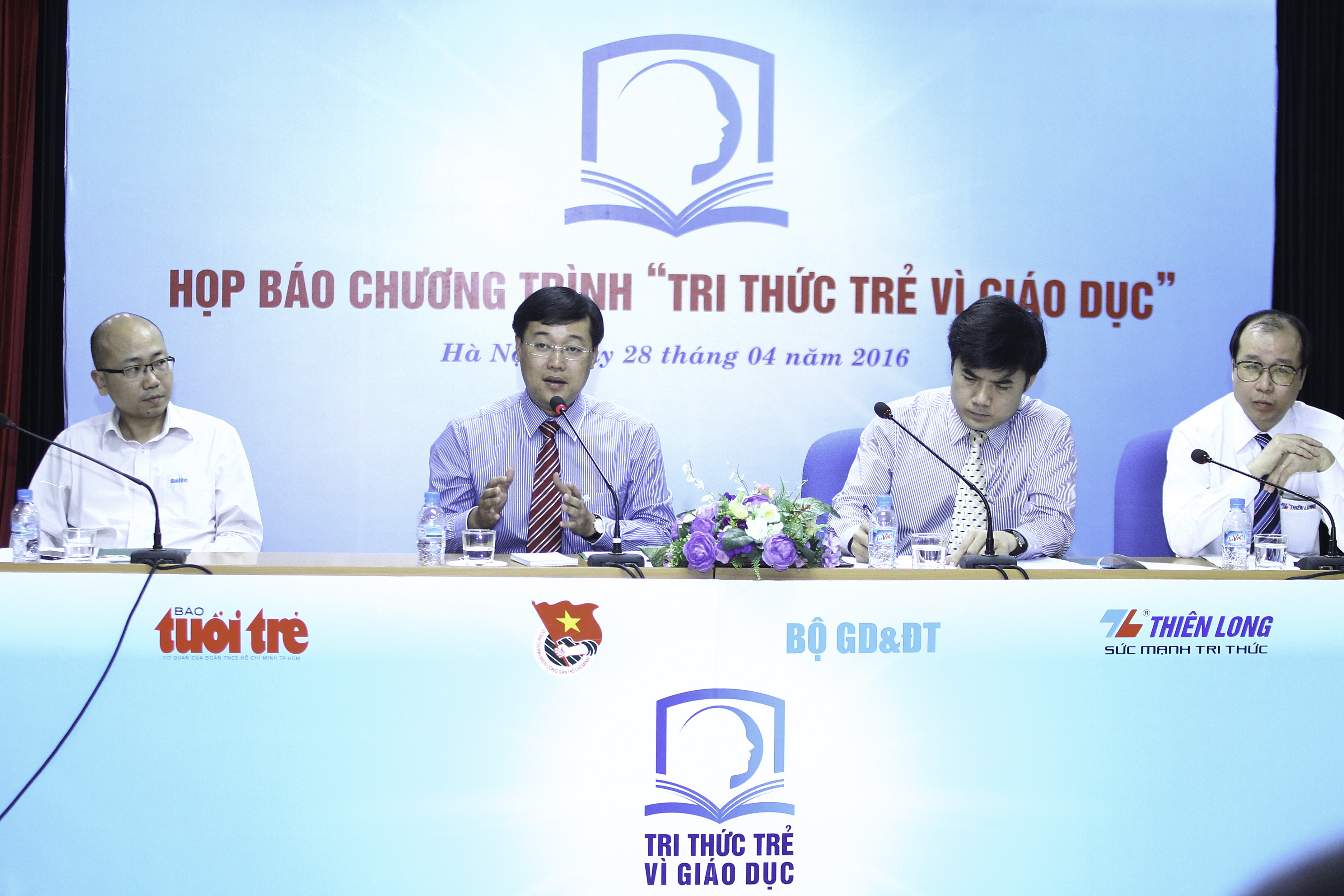 Chương trình “Tri Thức Trẻ Vì Giáo Dục” được phát động từ ngày 28/4/2016 - Ảnh: BTC cung cấp. Chương trình “Tri Thức Trẻ Vì Giáo Dục” được phát động từ ngày 28/4/2016 - Ảnh: BTC cung cấp.