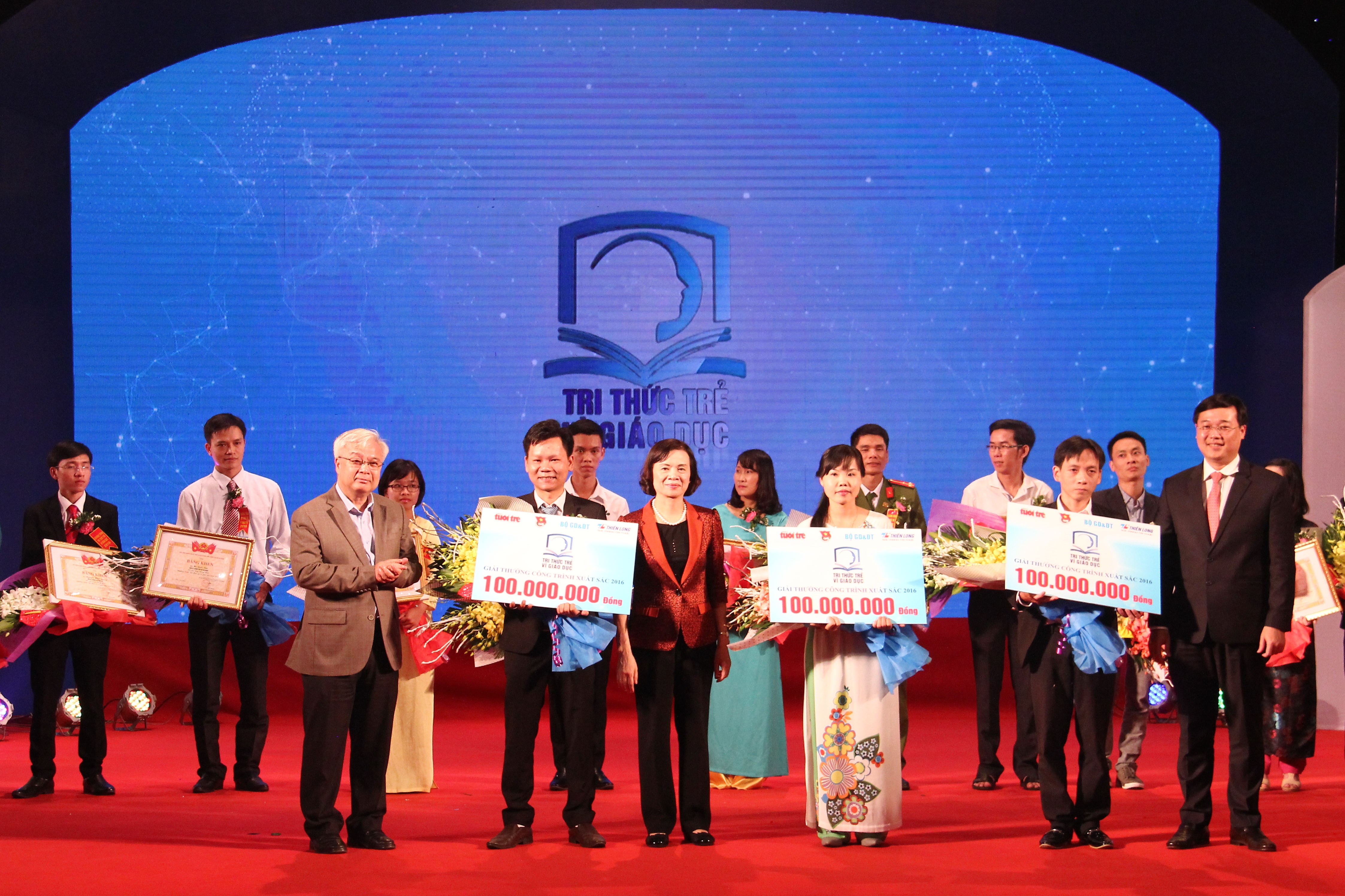 Tri Thức Trẻ Vì Giáo Dục là một trong số những chương trình xã hội khuyến khích sự sáng tạo của thanh niên do Thiên Long tổ chức. Tri Thức Trẻ Vì Giáo Dục là một trong số những chương trình xã hội khuyến khích sự sáng tạo của thanh niên do Thiên Long tổ chức.