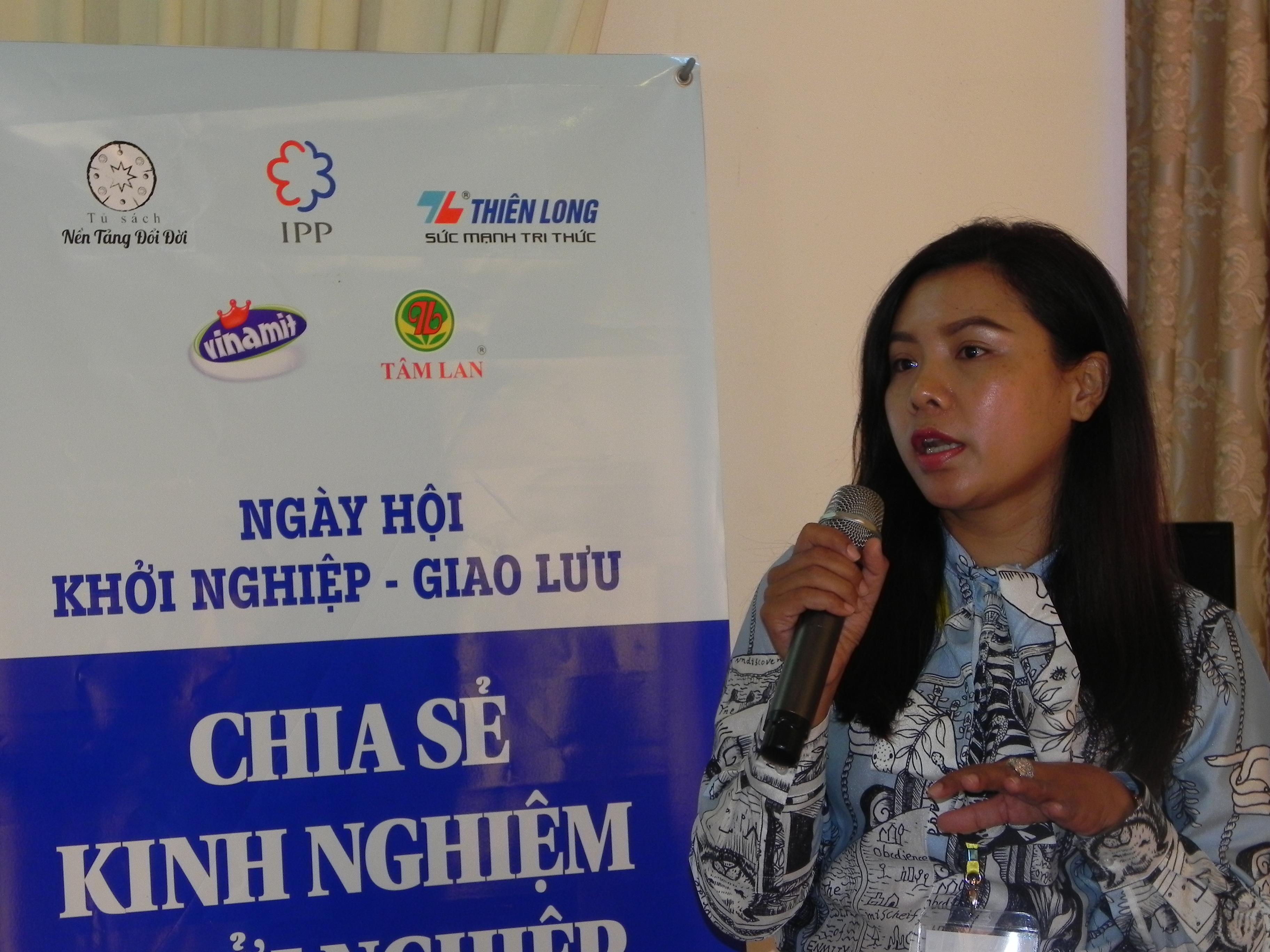  Thanh niên trẻ đến từ Myamar chia sẻ kinh nghiệm khởi nghiệm của mình.